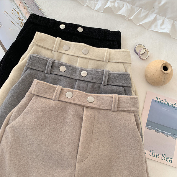 Női rövidnadrág széles modell négy színben, magas derékkal