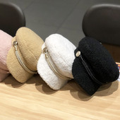 Női téli sapka napellenzővel barna, fehér, rózsaszín, bézs és fekete színben