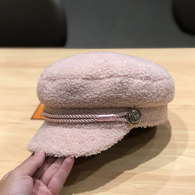 Női téli sapka napellenzővel barna, fehér, rózsaszín, bézs és fekete színben