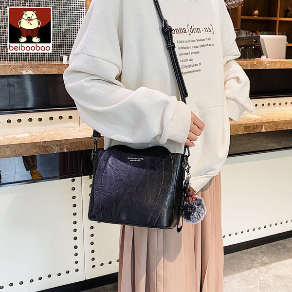 Új modell kis női válltáska - retro stílusú zöld, barna, fekete és rózsaszín színekben