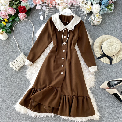 Stílusos női ruha térd felett gombokkal és hosszú ujjakkal több színben