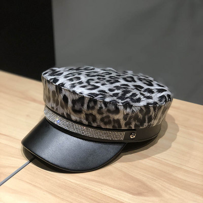 ÚJ modell női sapka napellenzővel és leopárdmintával szürke és barna színben - három modell