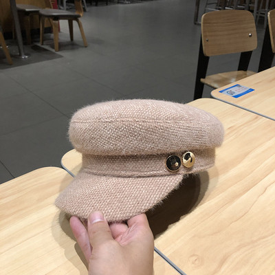 Plüss női sapka típusú sapka és fém elem fehér, fekete és rózsaszín színben