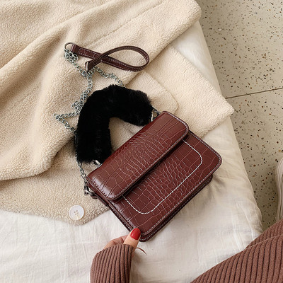 Modern női táska - retro stílusú, két füllel, fekete, barna és piros színben