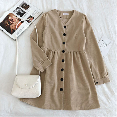 Retro stílusú női ruha V-nyakkal és macskákkal