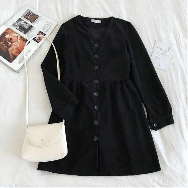 Retro stílusú női ruha V-nyakkal és macskákkal