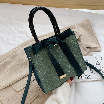 Modern női táska barna, bordó, fekete és zöld szalaggal