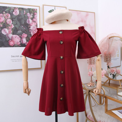 Modern női ruha csupasz váll és gombokkal több színben