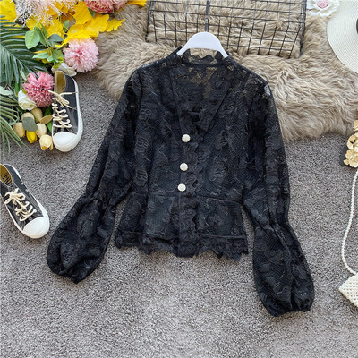 Modern női csipke ing gombokkal és spitz nyakkivágással fekete-fehér színben