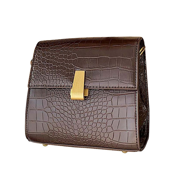 Női táska új modell hosszú füllel eko bőrből fekete, barna és piros színben