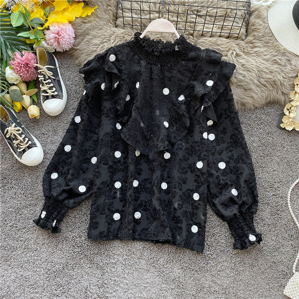 Modern női sifon ing magas gallérral és fürtökkel, fehér, bézs és fekete pöttyökkel