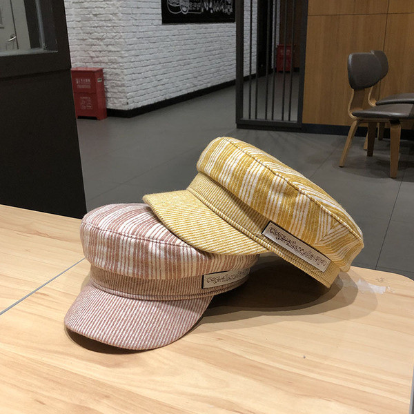 Csíkos női sapka napellenzővel rózsaszín, sárga, szürke és bézs színben