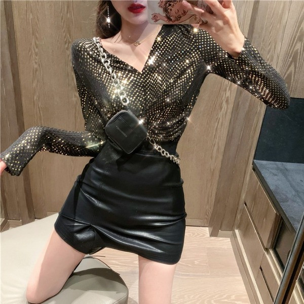 Női blúz V-nyakú arany, ezüst és kék színben, fényes hatással