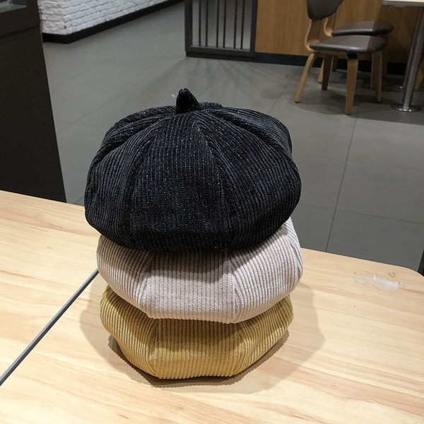 Női téli barett típusú sapka fényes részecskékkel