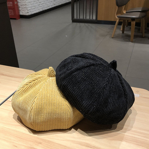 Női téli barett típusú sapka fényes részecskékkel