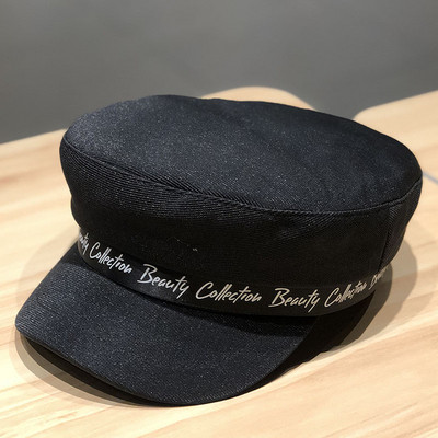 Modern női sapka típusú sapka fehér, fekete és bézs színben