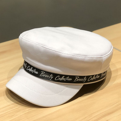 Modern női sapka típusú sapka fehér, fekete és bézs színben