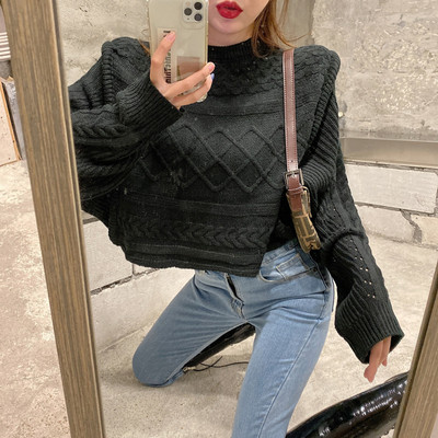 Rövid, hosszú ujjú női pulóver bézs és fekete színben