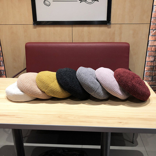 Női téli kötött barett típusú sapka