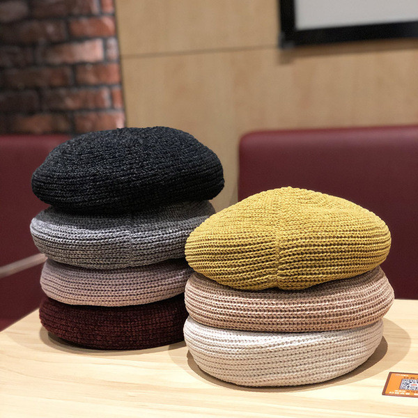 Női téli kötött barett típusú sapka