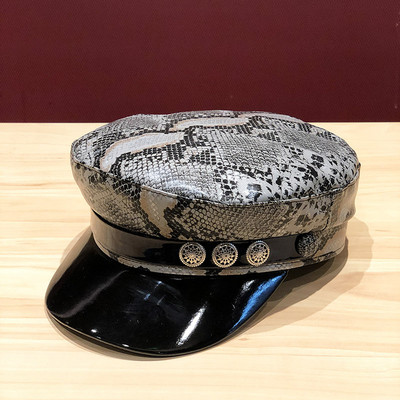 ÚJ modell női kalap sapka kígyó mintával fehér, fekete, bézs és szürke színekben