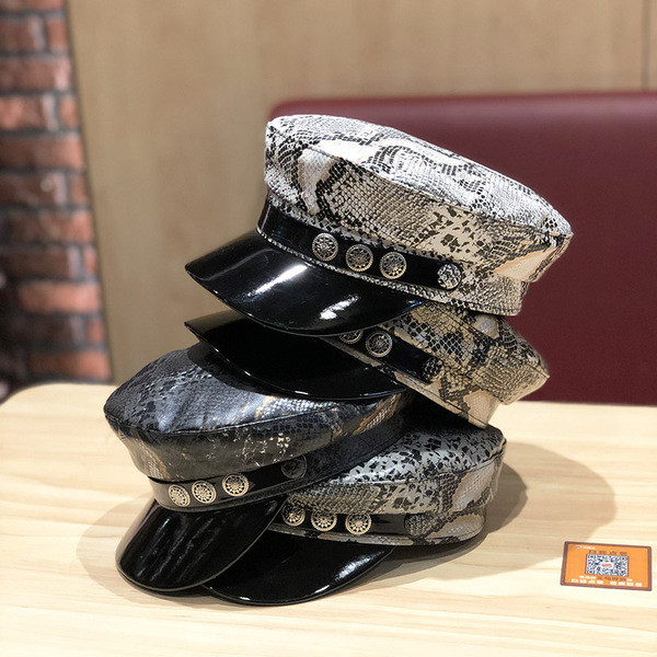 ÚJ modell női kalap sapka kígyó mintával fehér, fekete, bézs és szürke színekben