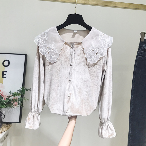 Modern női ing bársony csipkegallérral, fekete és bézs színben