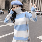 Csíkos őszi-téli pulóver pólógallérral, fehér-kék színben