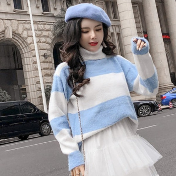 Csíkos őszi-téli pulóver pólógallérral, fehér-kék színben