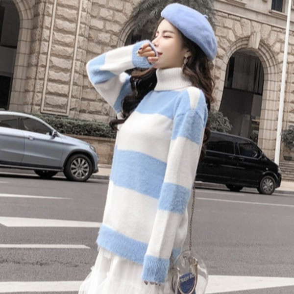 Csíkos őszi-téli pulóver pólógallérral, fehér-kék színben