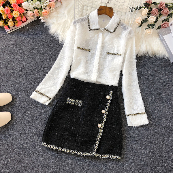 Modern női kétrészes szett csipkével és fényes elemmel