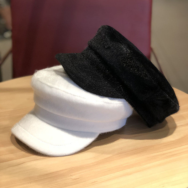 Plüss női sapka típusú rózsaszín, fehér, fekete és barna