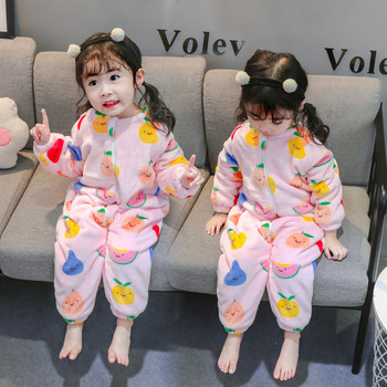 Детска пижама за момичета в розов цвят с цип и овално деколте