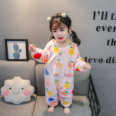 Gyerek pizsama lányoknak rózsaszínben, cipzárral és ovális nyakkivágással