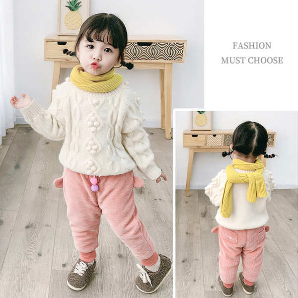 Rózsaszín és fekete téli gyereknadrág lányoknak nyakkendővel és 3D elemekkel