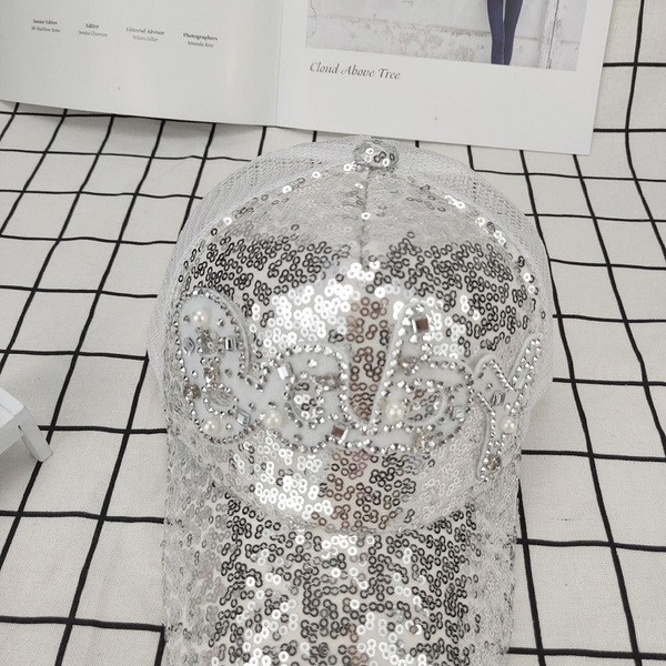 Gyermek sapka napellenzővel és flitterekkel öt színben