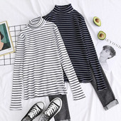 Női csíkos blúz pólógallérral és hosszú ujjú fehér és fekete színben