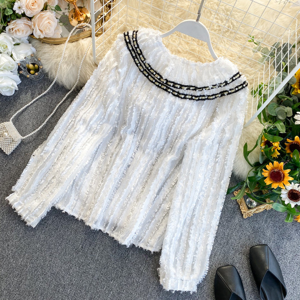 Modern női ing békával és gyöngyökkel, fehér és fekete színben