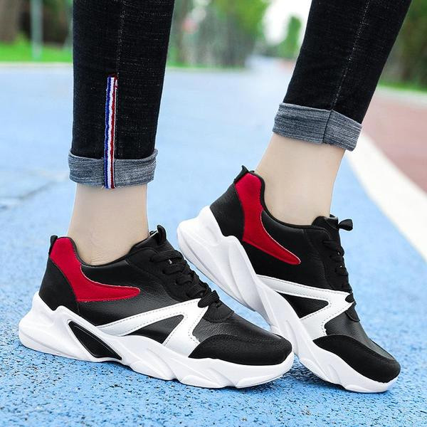 Alkalmi női tornacipő durva talppal és fűzős rózsaszín és fekete színben