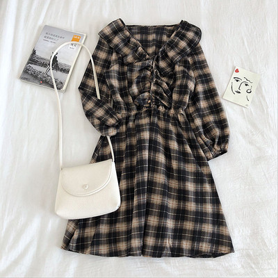 Γυναικείο ρετρό μακρυμάνικο φόρεμα  με V-λαιμόκοψη