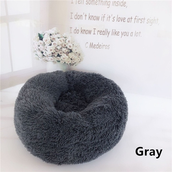 Pehelyágy kis kedvencek számára, kerek formájú piros, rózsaszín, bézs és szürke színben