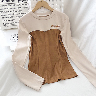 Καθημερινή γυναικεία μπλούζα με ωοειδές ντεκολτέ και κεντήματα σε μαύρο και καφέ χρώμα