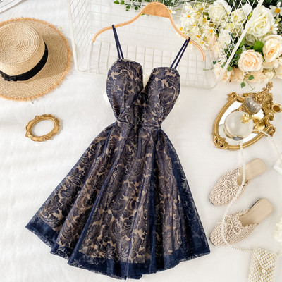 HIT Új modell női csipkeruha V-nyakkal és vékony pántokkal