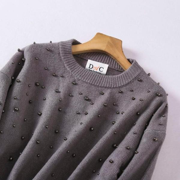 Γυναικείο φαρδύ πουλόβερ σε γκρι και μαύρο χρώμα με χάντρες