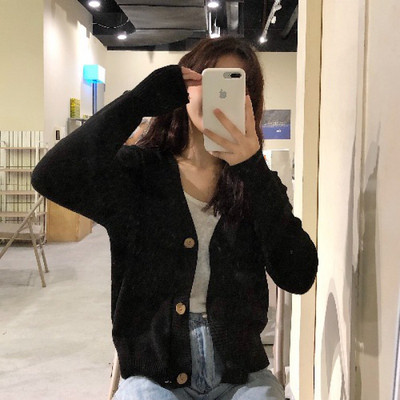 Σύντομη γυναικεία πλεκτή ζακέτα με κουμπιά σε μαύρο, μπλε και πράσινο χρώμα