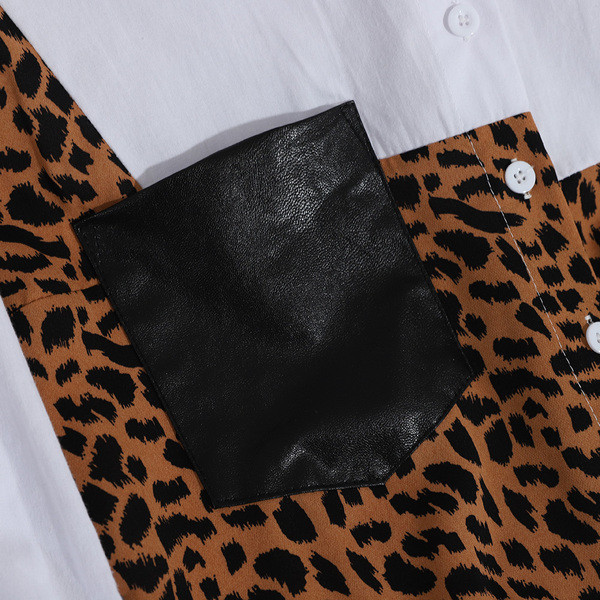 Aszimmetrikus ing leopárdmintával és klasszikus gallérral, fekete-fehérben