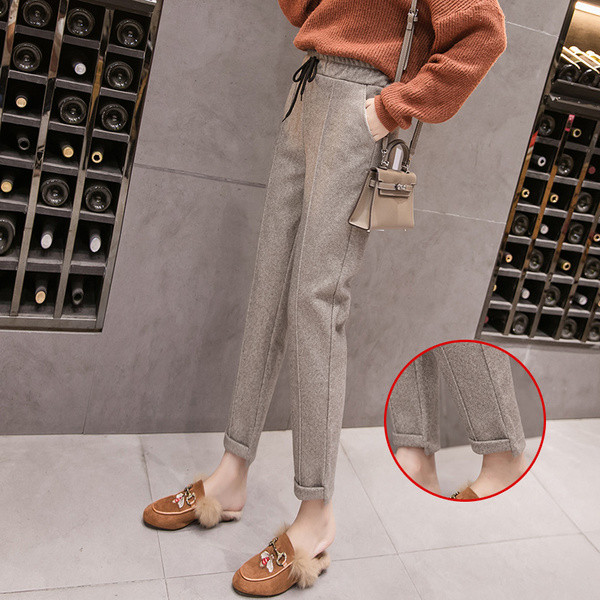 Alkalmi női nadrág szürke és bézs színben, magas derékkal és megkötővel