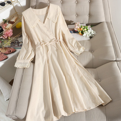 Casual γυναικείο φόρεμα με κολάρο και ζώνη σε μαύρο, μπλε και μπεζ χρώμα