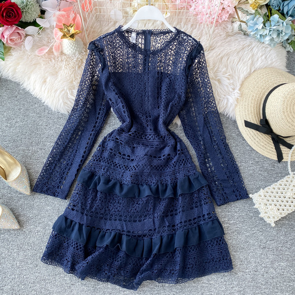 Modern női ruha ovális nyakkivágással, hátul cipzárral hat színben