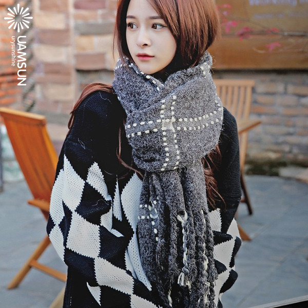 Esarfa de dama in carouri cu ciucuri in culorile gri, albastru, verde, bej si visiniu